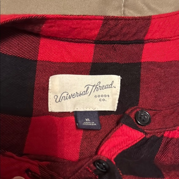 Universal threads women’s Red buffalo Plaid Button-Up Shirt xl - Picture 2 of 6